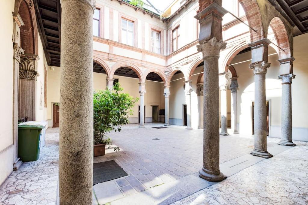 ℒovely&ℰlegant Studio next to Duomo/Missori Milano Esterno foto
