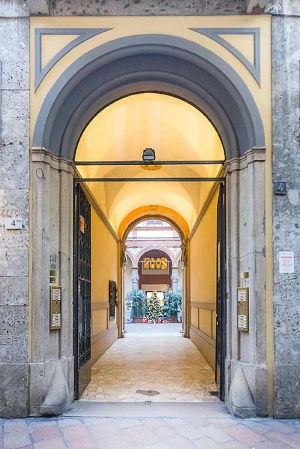 ℒovely&ℰlegant Studio next to Duomo/Missori Milano Esterno foto